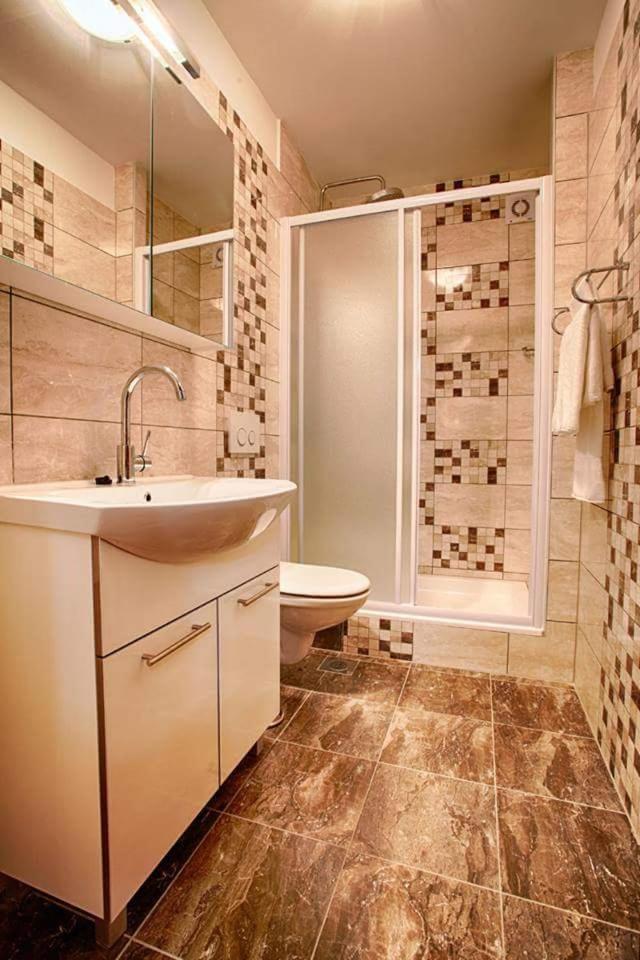 Domina Apartma Vis